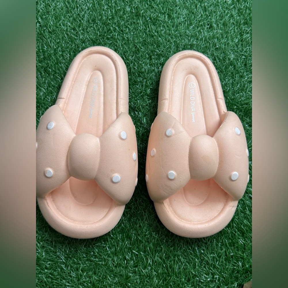 Wild Diva Peach Bow Slide Sandals Size 40-41